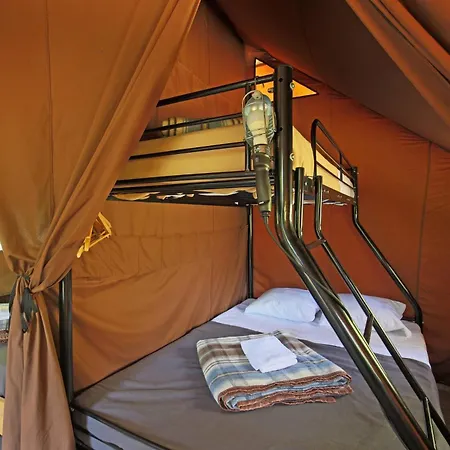 Huttopia Romeu Campsite 3*