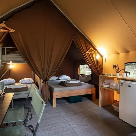 Huttopia Romeu 3* Фон-Ромё