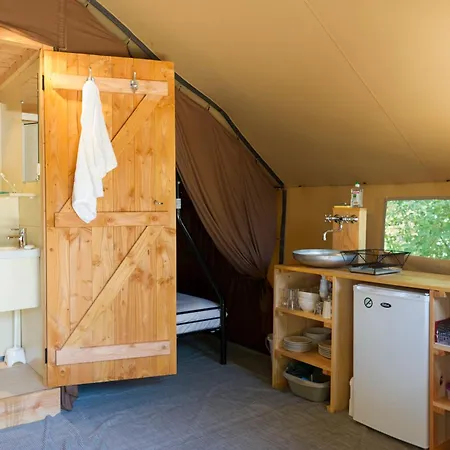 Huttopia Romeu 3*